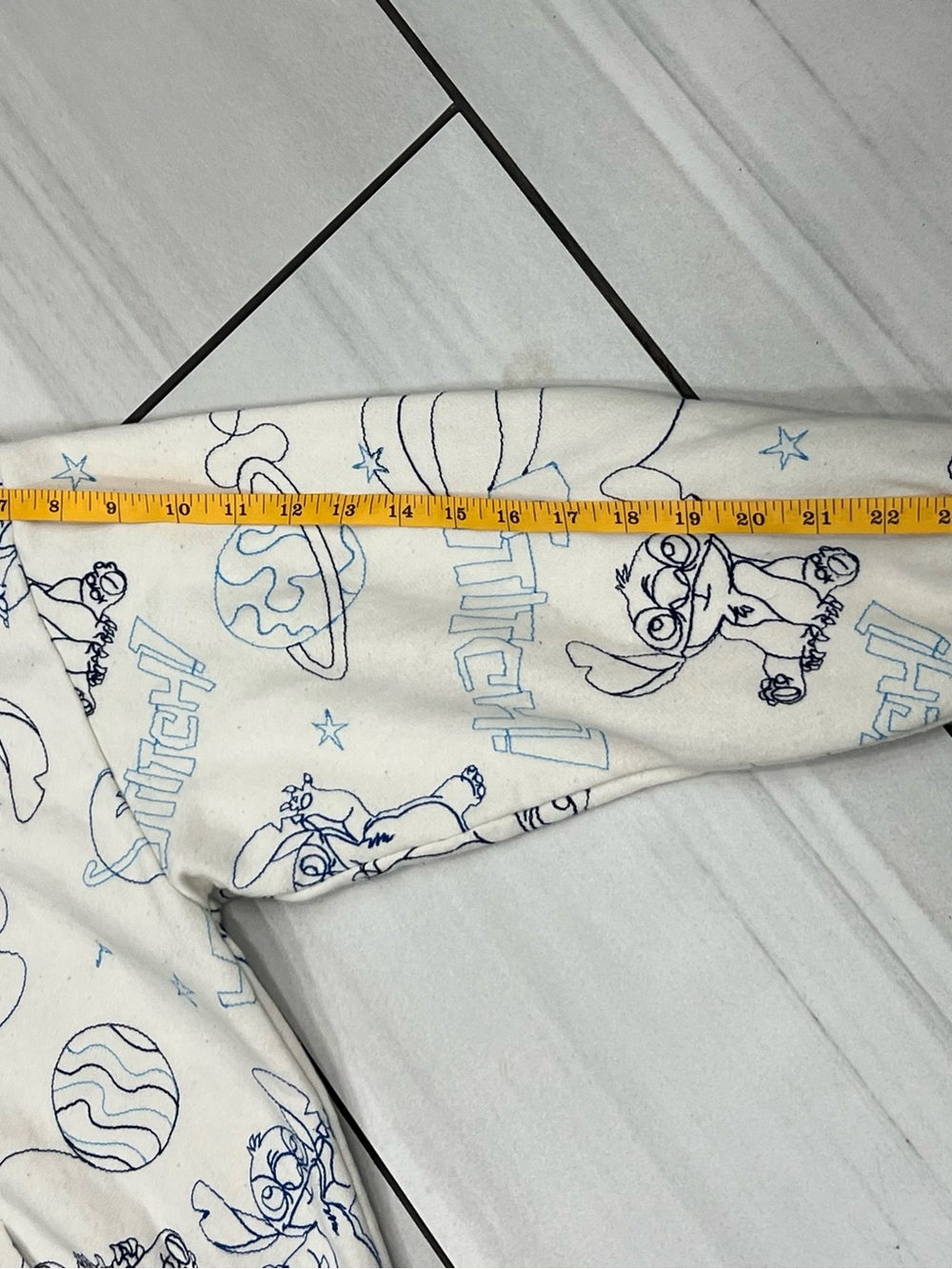 Disney Stitch Zip Up Hoodie Womens Large Cream All Over Print Embroidered Space - Picture 7 of 8